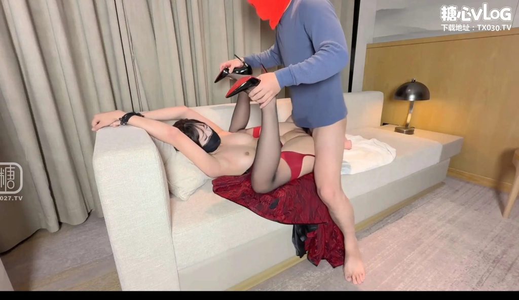 自己玩弄小玩具玩到小穴湿透SLP福利社-老色批福利社老色批福利社